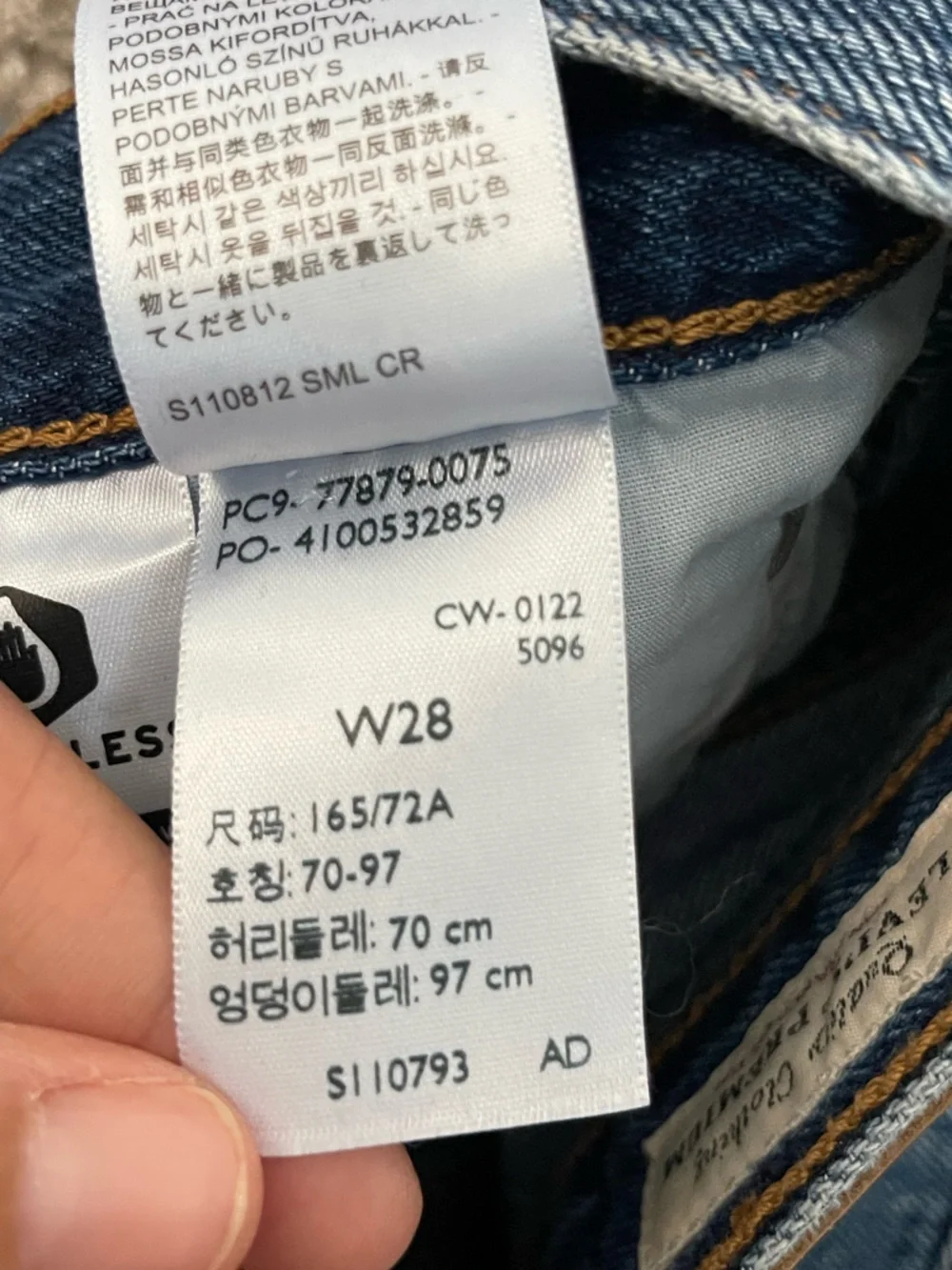 Vintage Women’s Levi’s Ribcage Distressed High Waist Cut Off Shorts Size 28 - Picture 5 of 7